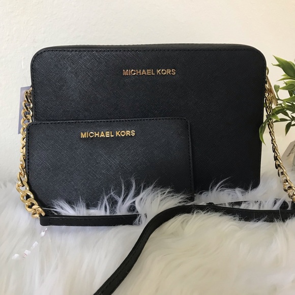Michael Kors Handbags - Michael Kors Large Crossbody & wallet